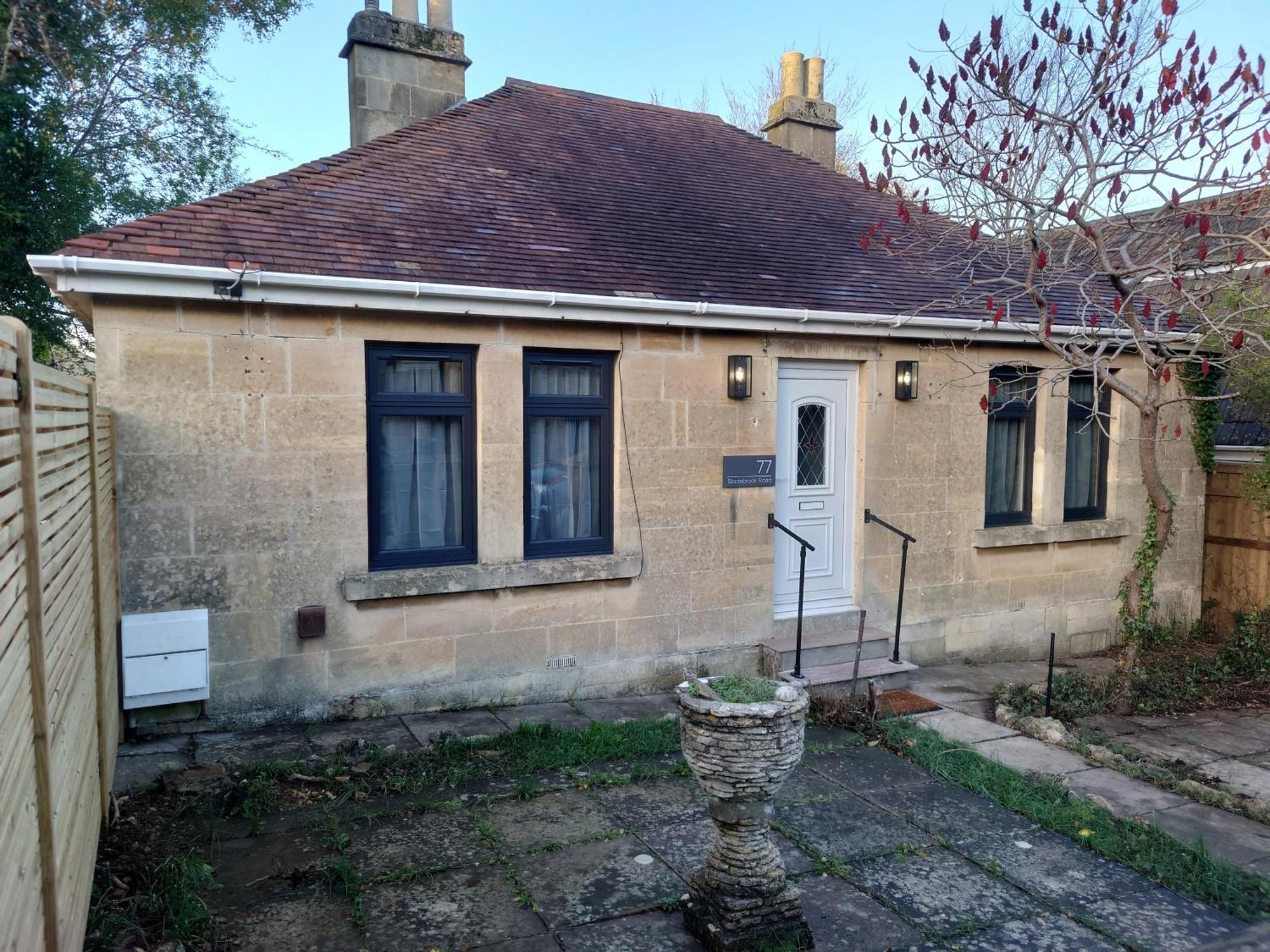 Newly Renovated 2-Bed Bungalow Bath Extérieur photo